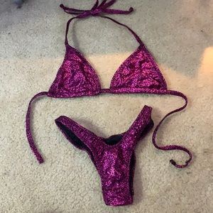 Saleya Figure posing suit